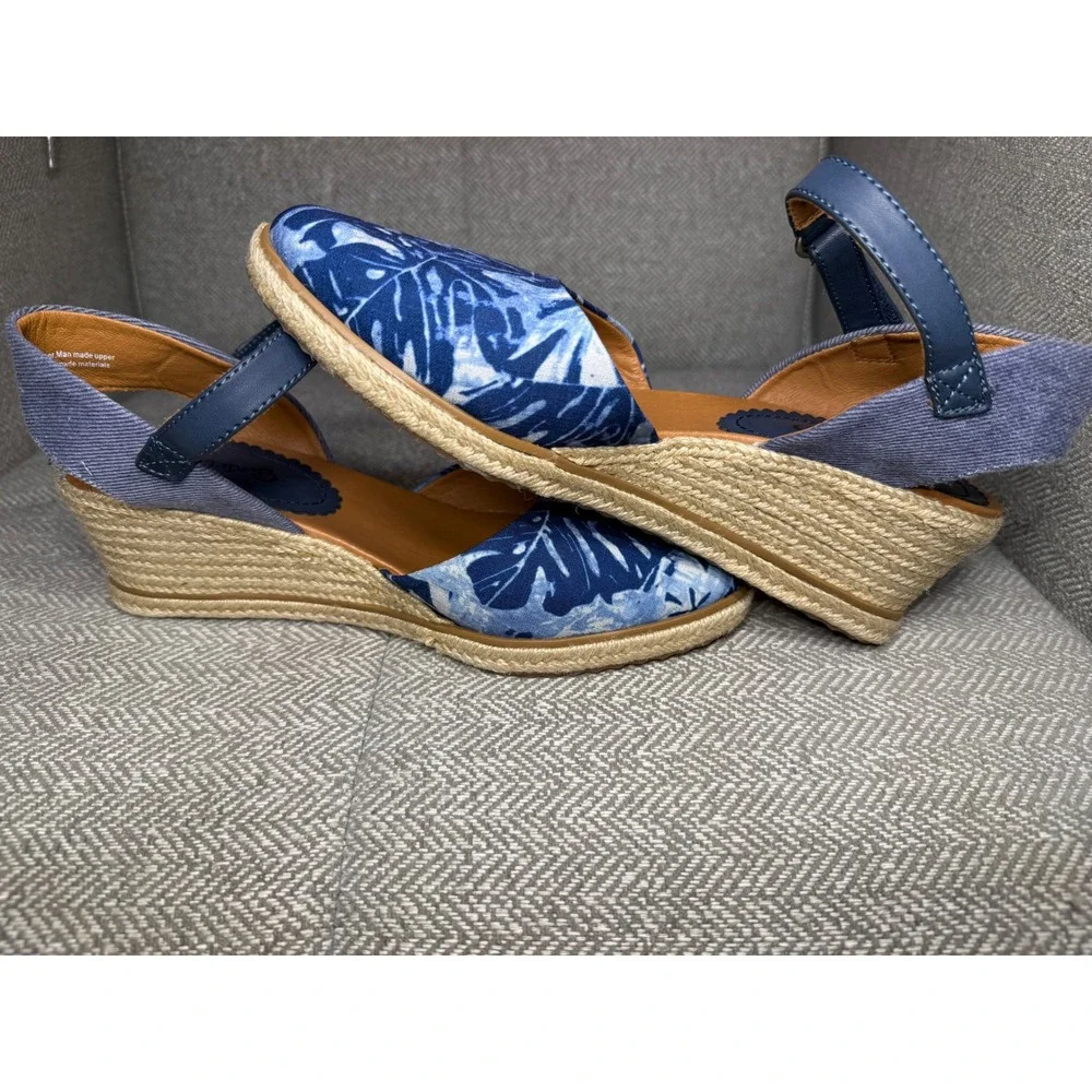 BareTraps ocean espadrille